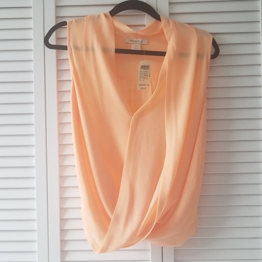 Sleeveless blouse